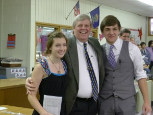 Aurora Yager and Elias Jordan qualify to nationals by winning 1st.